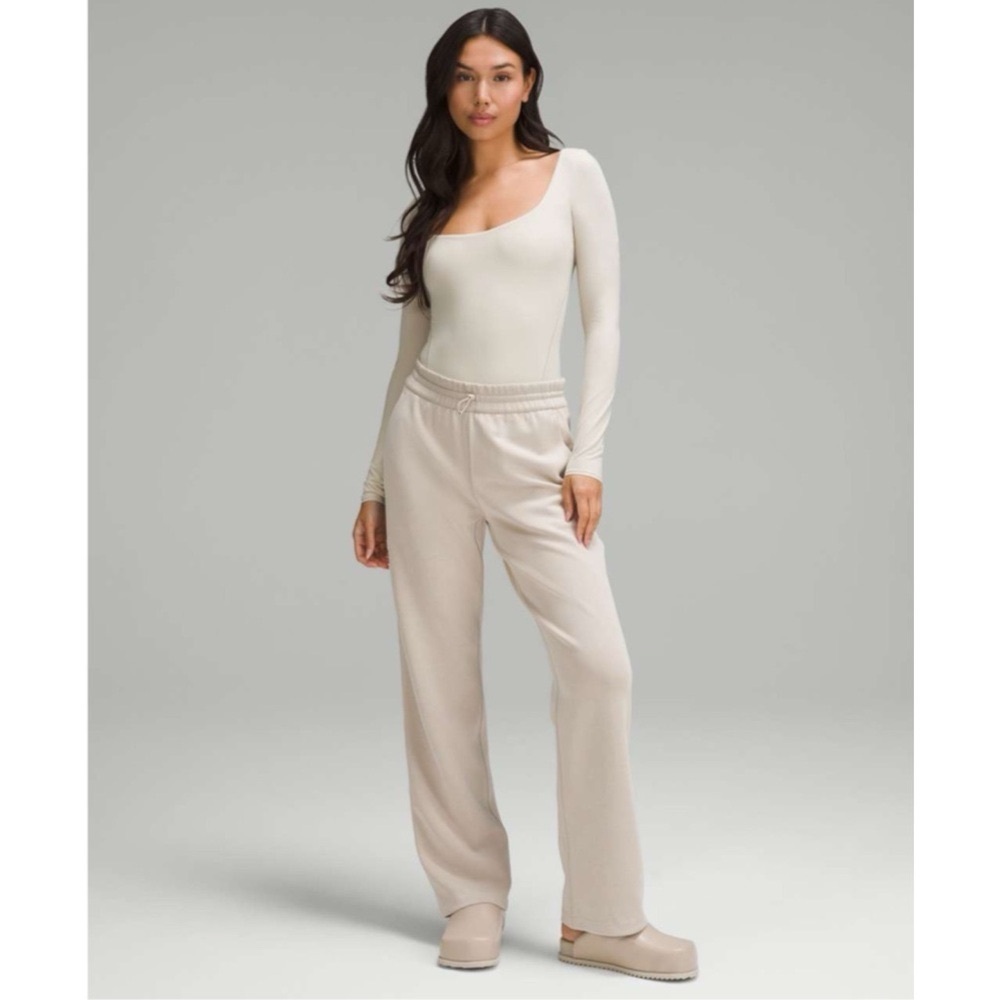 Lululemon Wundermost Nulu Square-Neck Bodysuit Long Sleeve Mojave Tan XL NWT - Picture 3 of 9